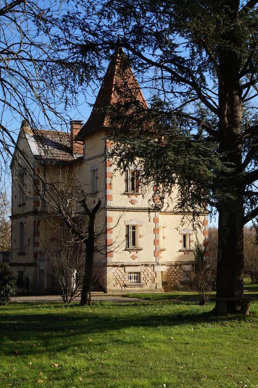 Petit Chateau Le Piot Bed & Breakfast Fleurance Exterior photo